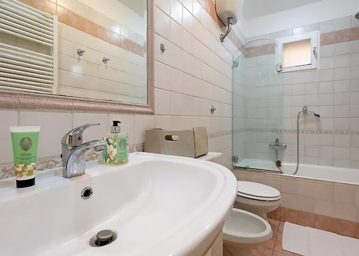 Trastevere Essence By Nosdom * Ρώμη